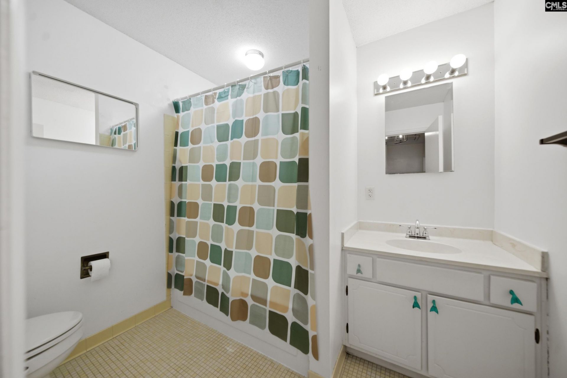 404 Wimbledon Court Photo 16