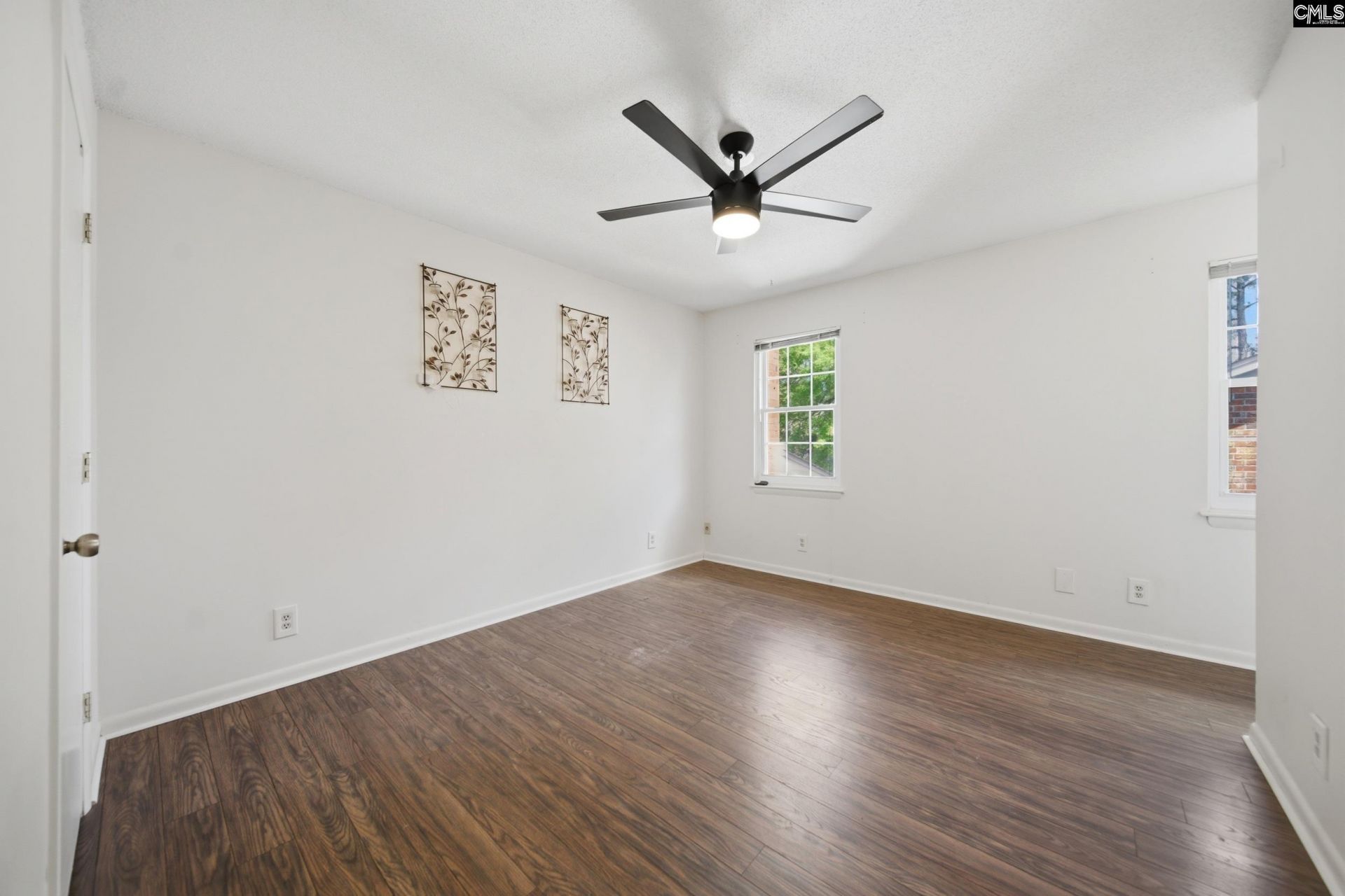 404 Wimbledon Court Photo 18