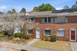 404 Wimbledon Court photo 4