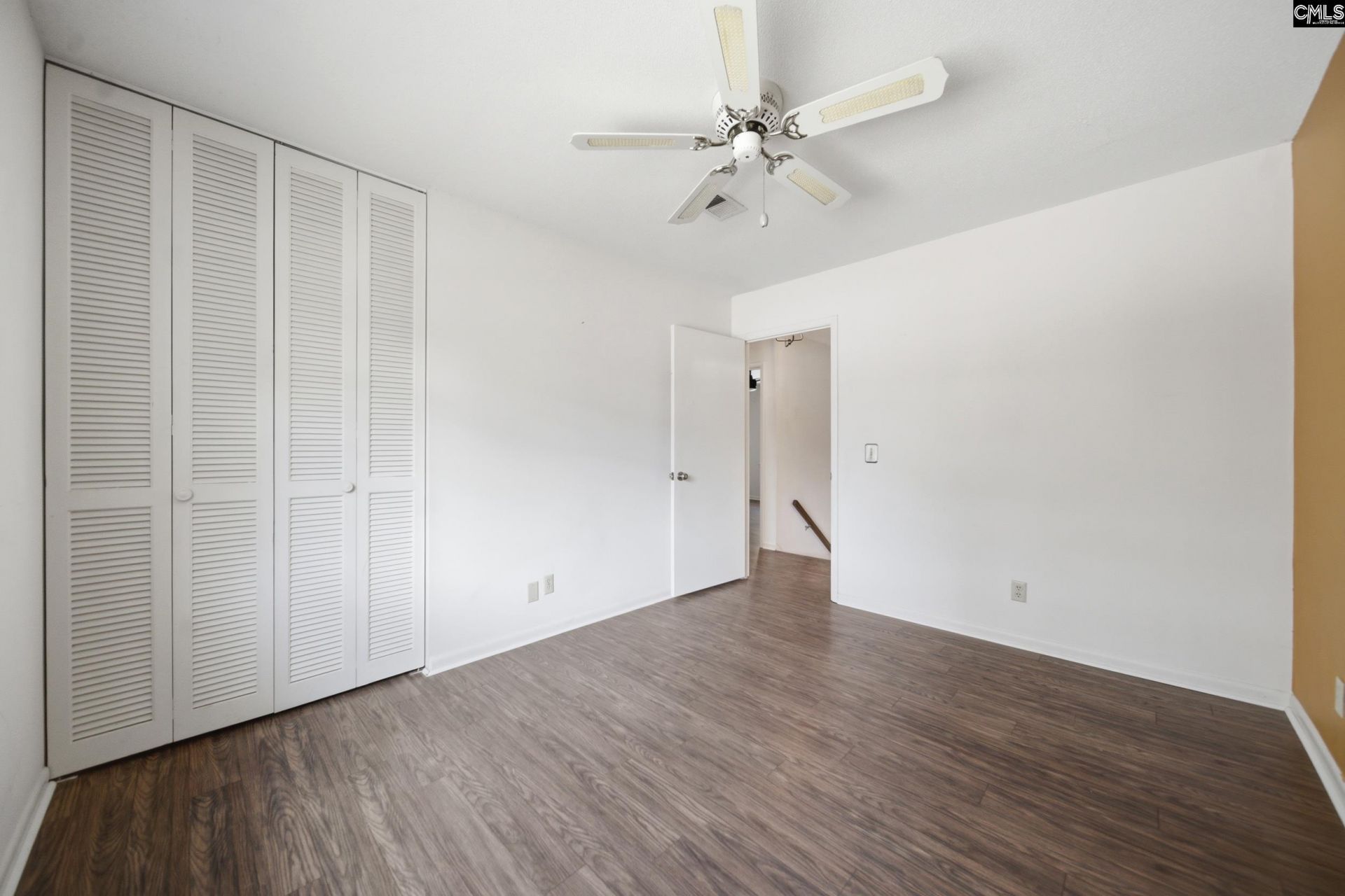 404 Wimbledon Court Photo 23