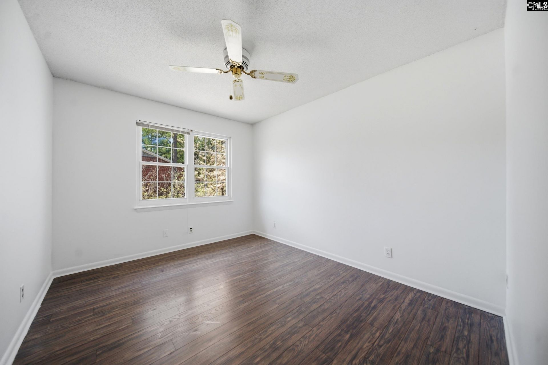 404 Wimbledon Court Photo 25