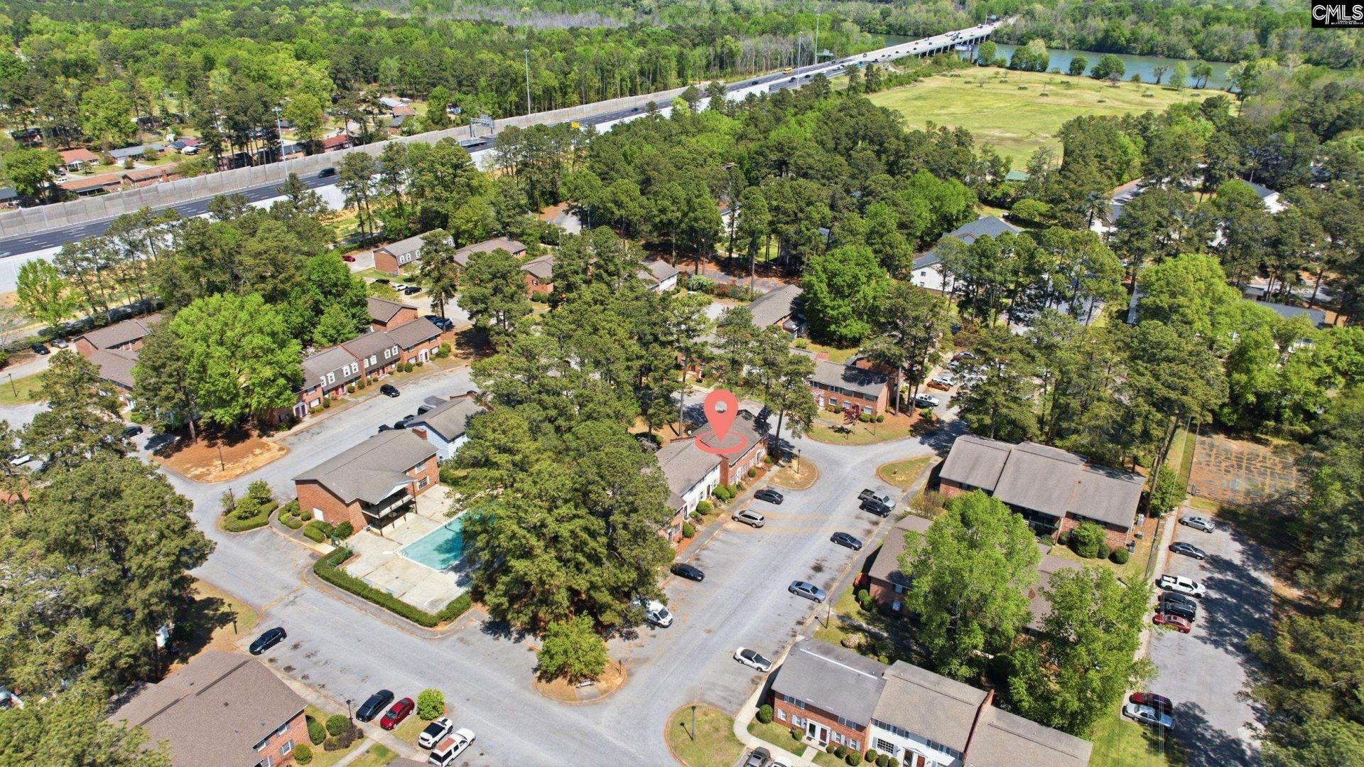 404 Wimbledon Court Photo 32