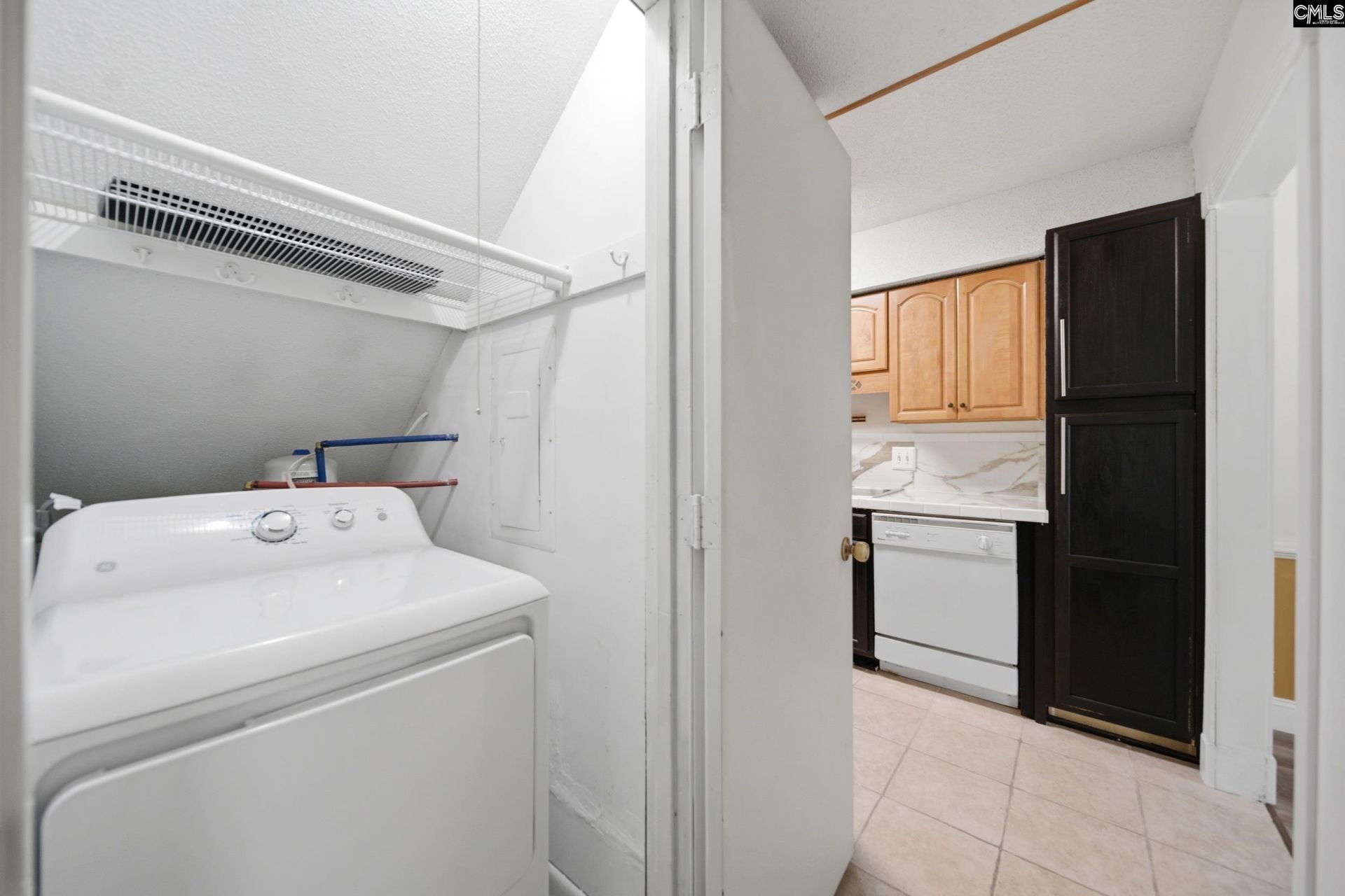 404 Wimbledon Court Photo 9