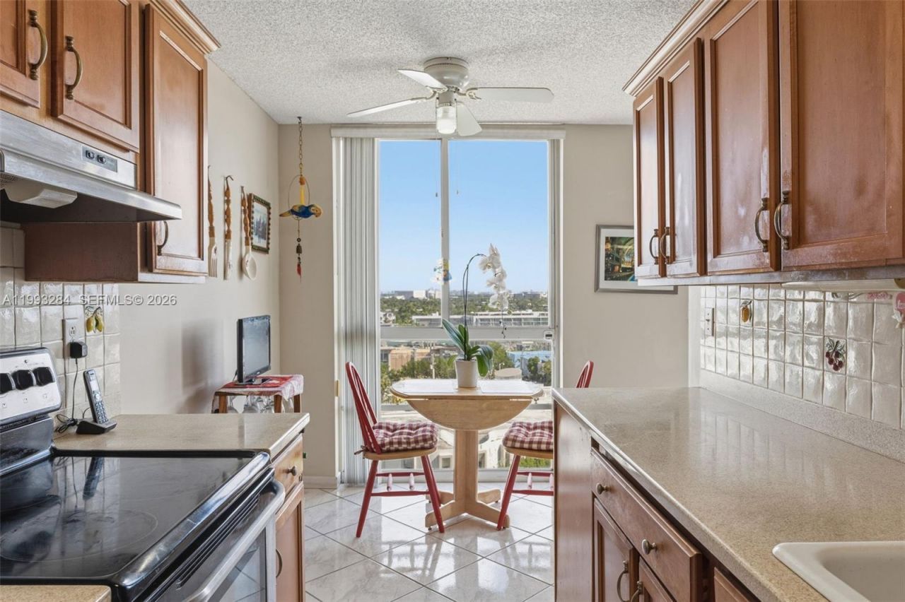 1688 West Ave , Unit 1205, Miami Beach, FL 33139 Photo