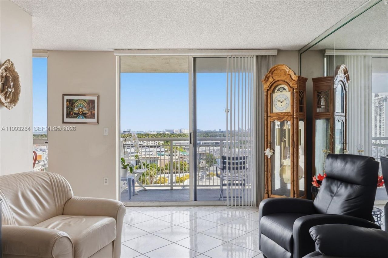 1688 West Ave , Unit 1205, Miami Beach, FL 33139 Photo