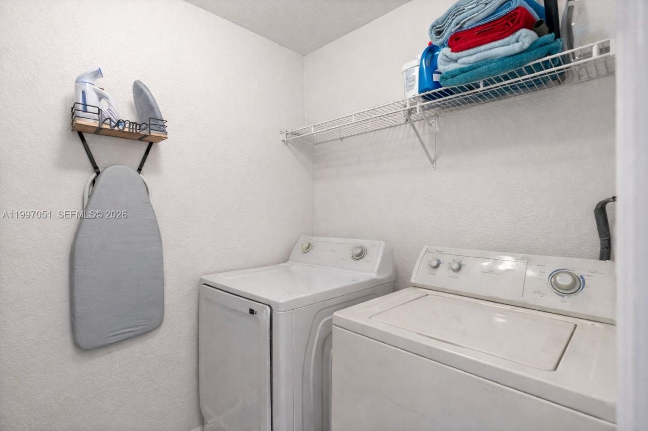 8968 NW 180th Ter, Hialeah, FL 33018 Photo