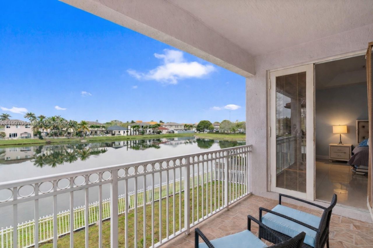 8968 NW 180th Ter, Hialeah, FL 33018 Photo