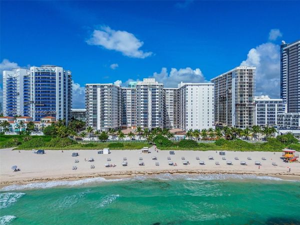 6039 Collins Ave, Unit 1607, Miami Beach, FL 33140
