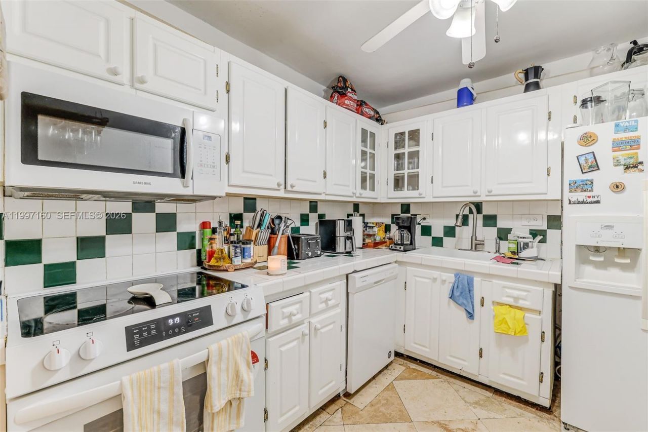 6039 Collins Ave, Unit 1607, Miami Beach, FL 33140 Photo