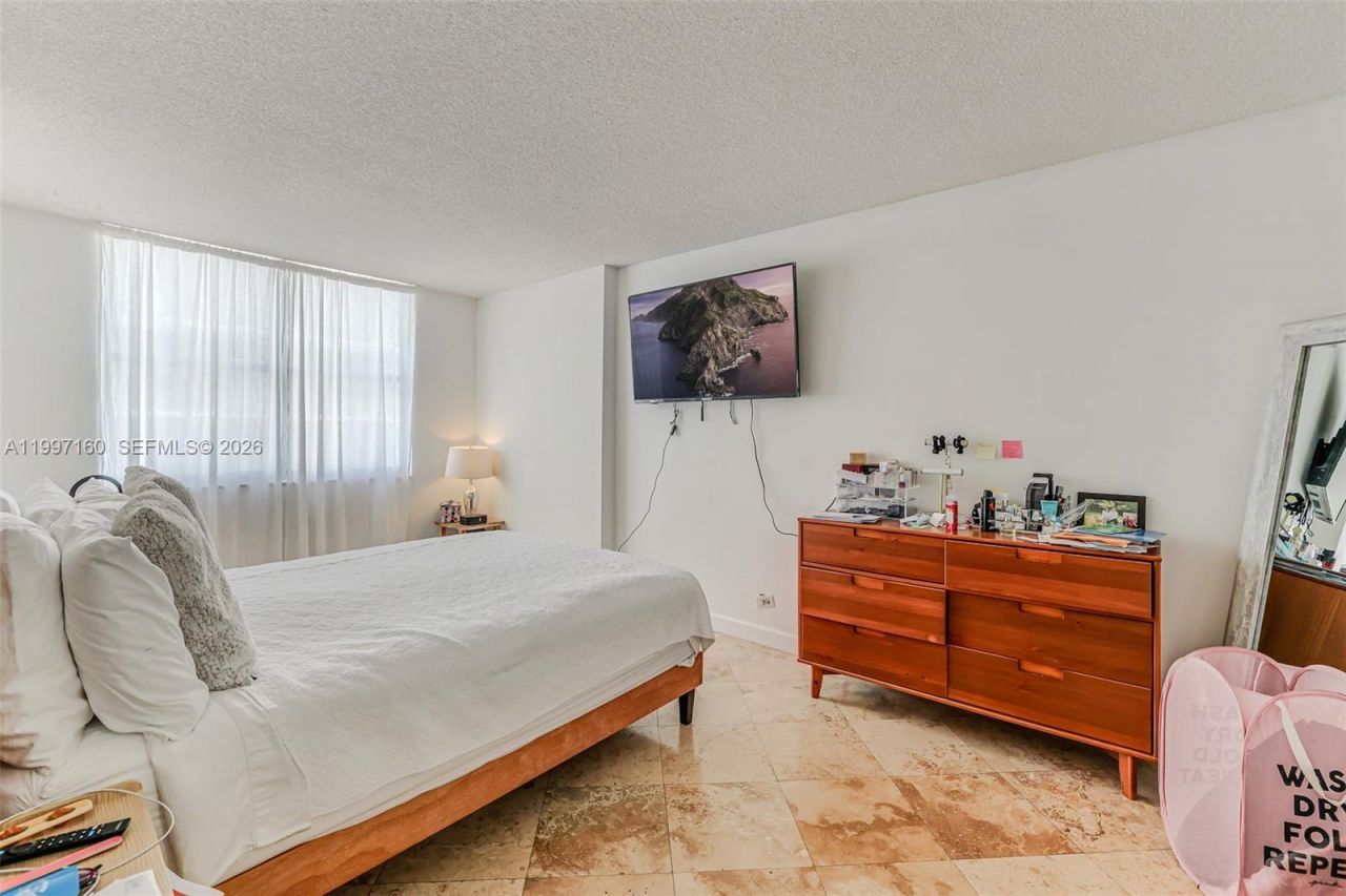 6039 Collins Ave, Unit 1607, Miami Beach, FL 33140 Photo