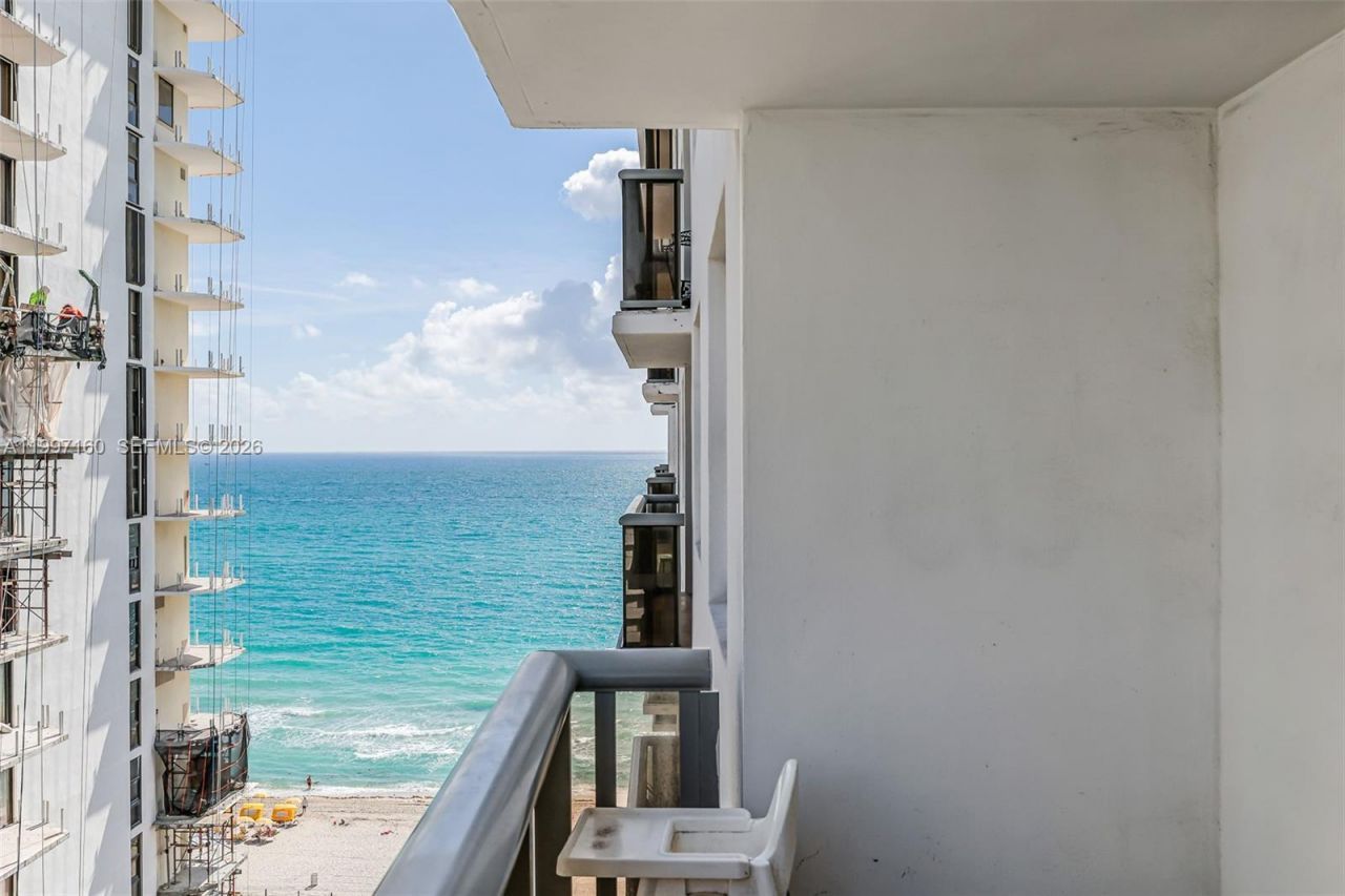 6039 Collins Ave, Unit 1607, Miami Beach, FL 33140 Photo