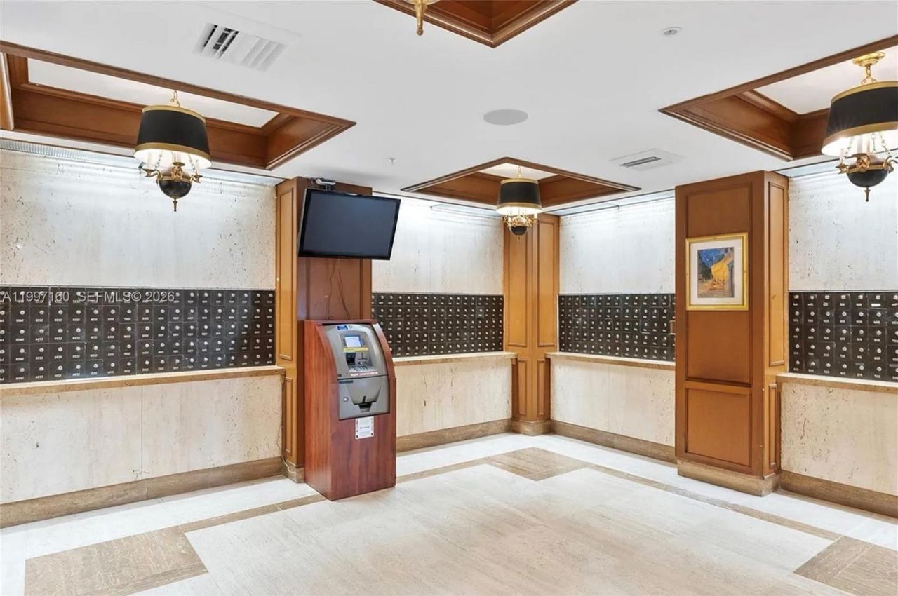 6039 Collins Ave, Unit 1607, Miami Beach, FL 33140 Photo