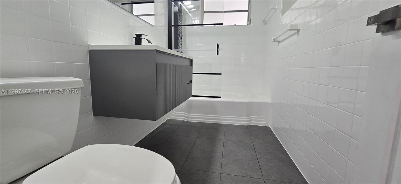 75 SW 32nd Ct Rd, Miami, FL 33135 Photo