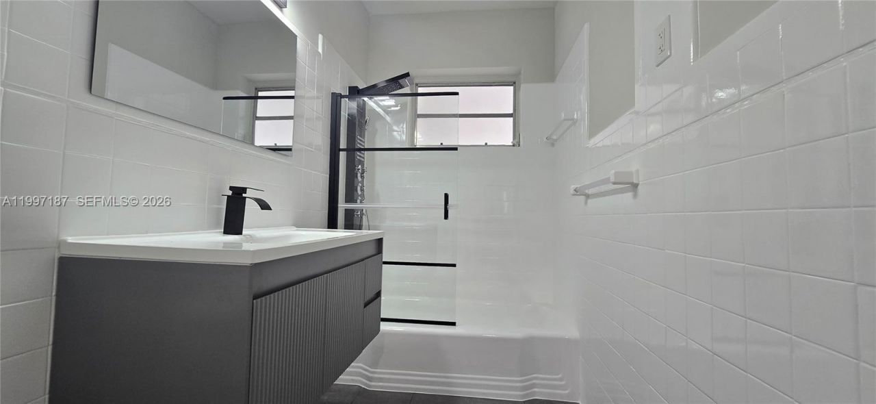 75 SW 32nd Ct Rd, Miami, FL 33135 Photo