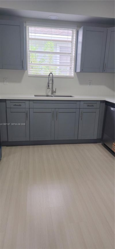 75 SW 32nd Ct Rd, Miami, FL 33135 Photo