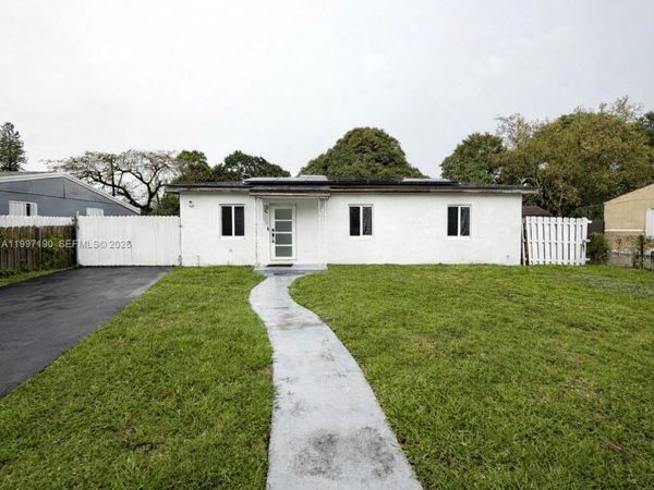 1215 Kasim St , Opa-Locka, FL 33054