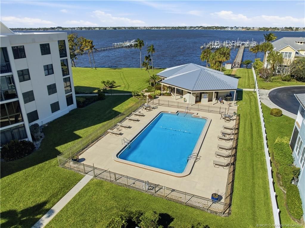 150 SE Four Winds Drive, Unit B401, Stuart, FL 34996 Photo