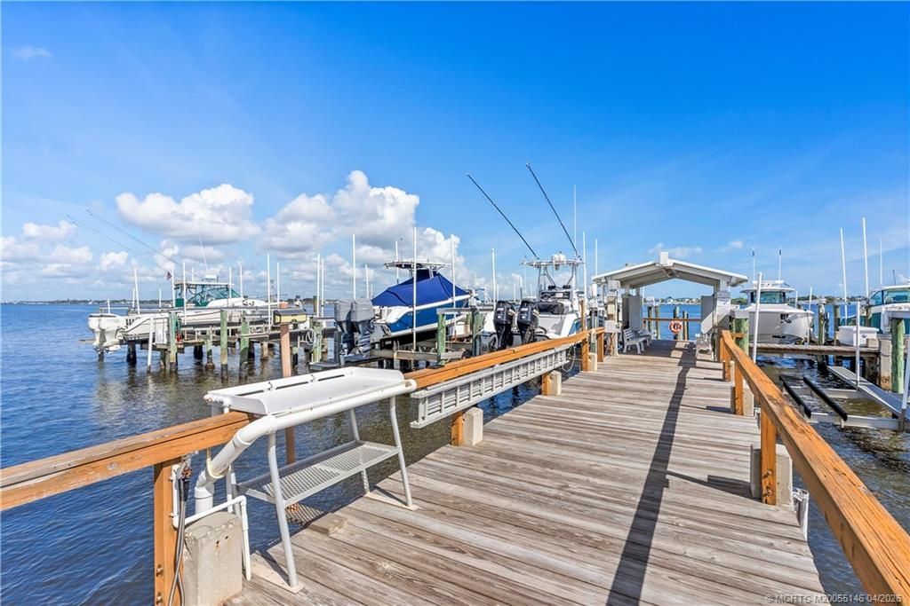 150 SE Four Winds Drive, Unit B401, Stuart, FL 34996 Photo