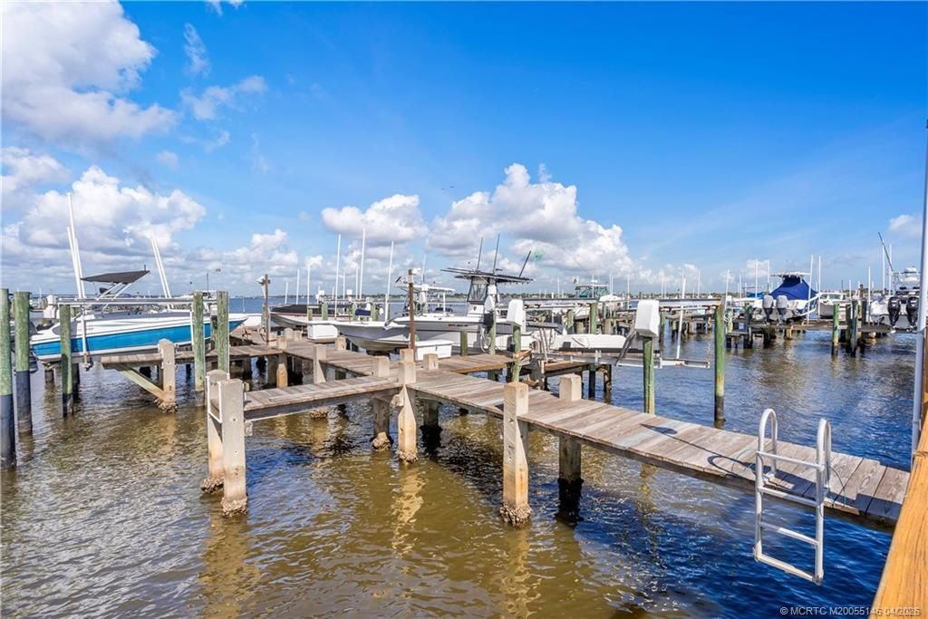 150 SE Four Winds Drive, Unit B401, Stuart, FL 34996 Photo