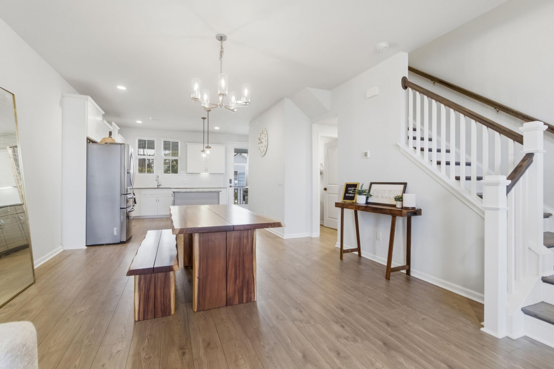 585 Blueway Avenue Photo 14