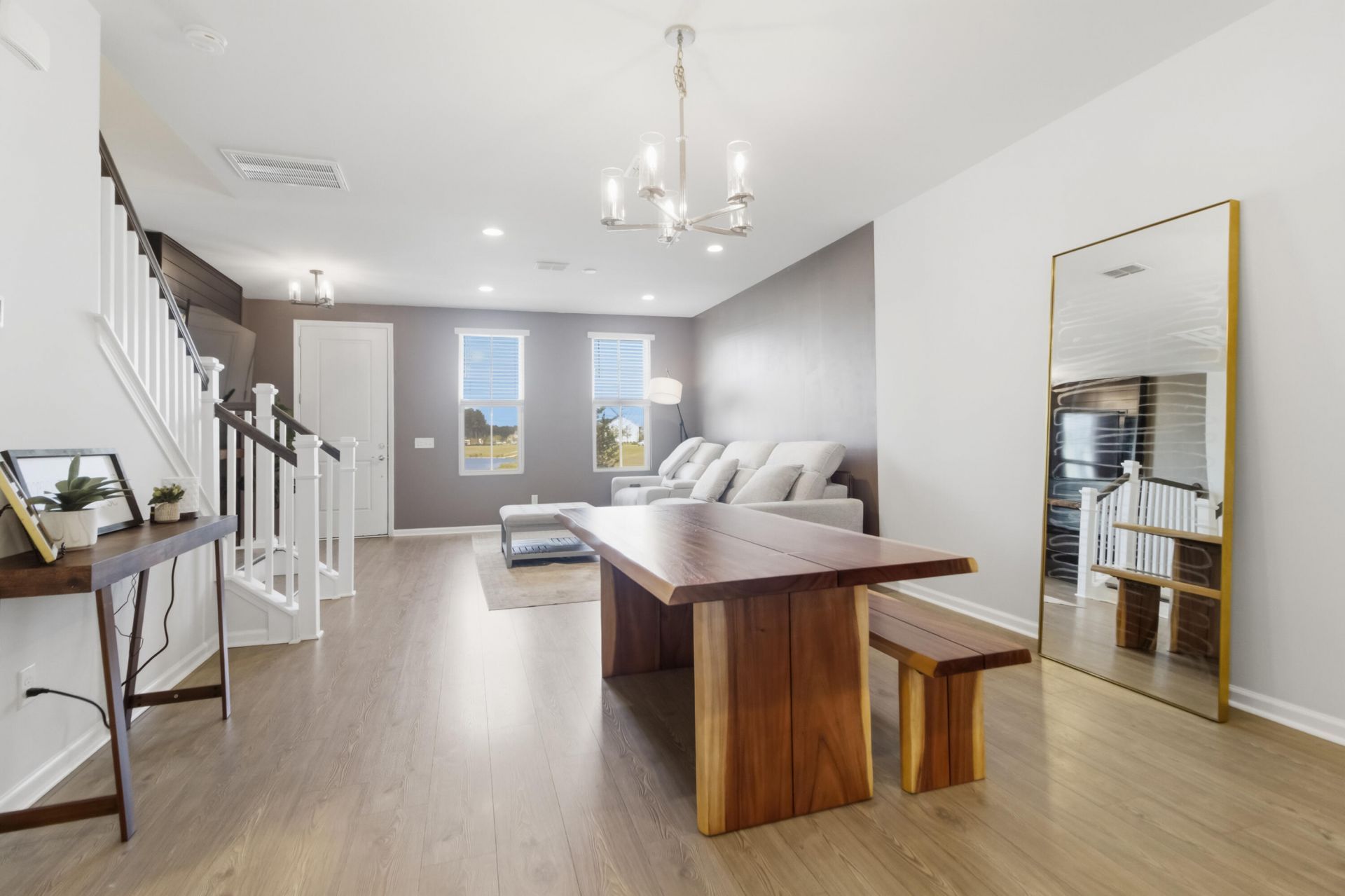 585 Blueway Avenue Photo 16