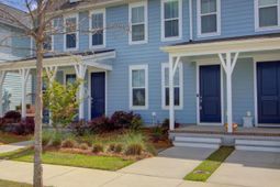 585 Blueway Avenue photo 4