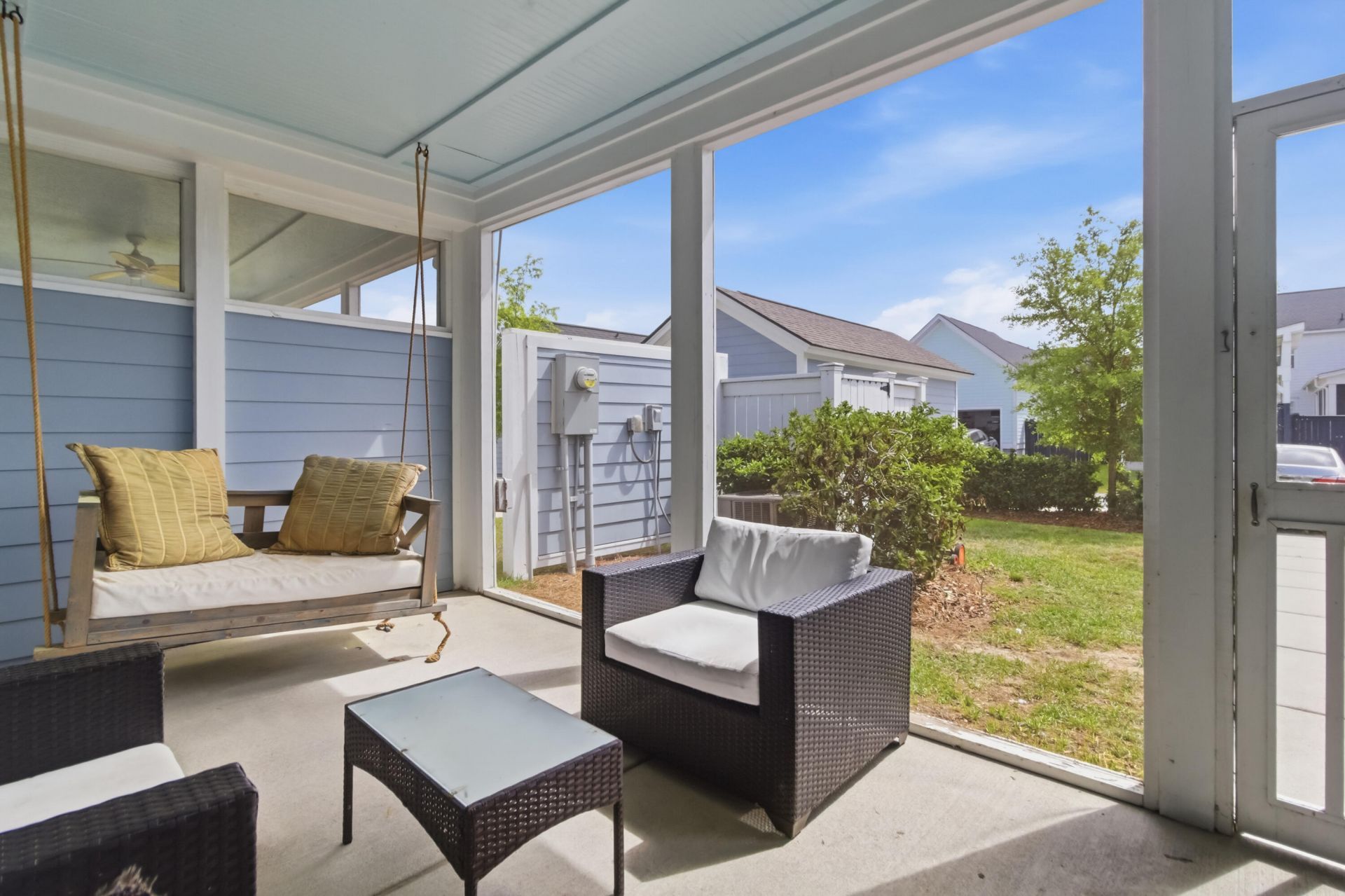 585 Blueway Avenue Photo 21