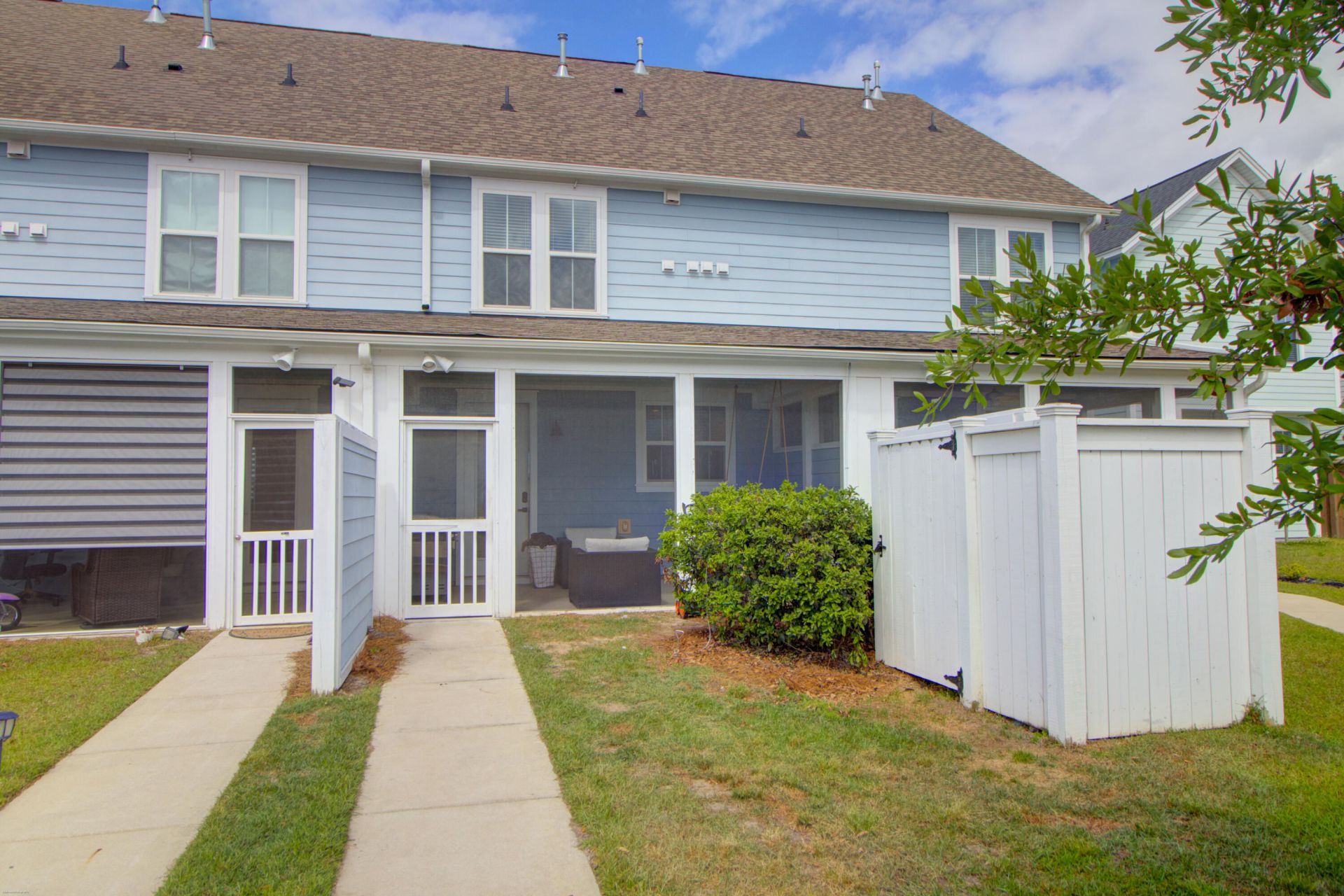 585 Blueway Avenue Photo 23