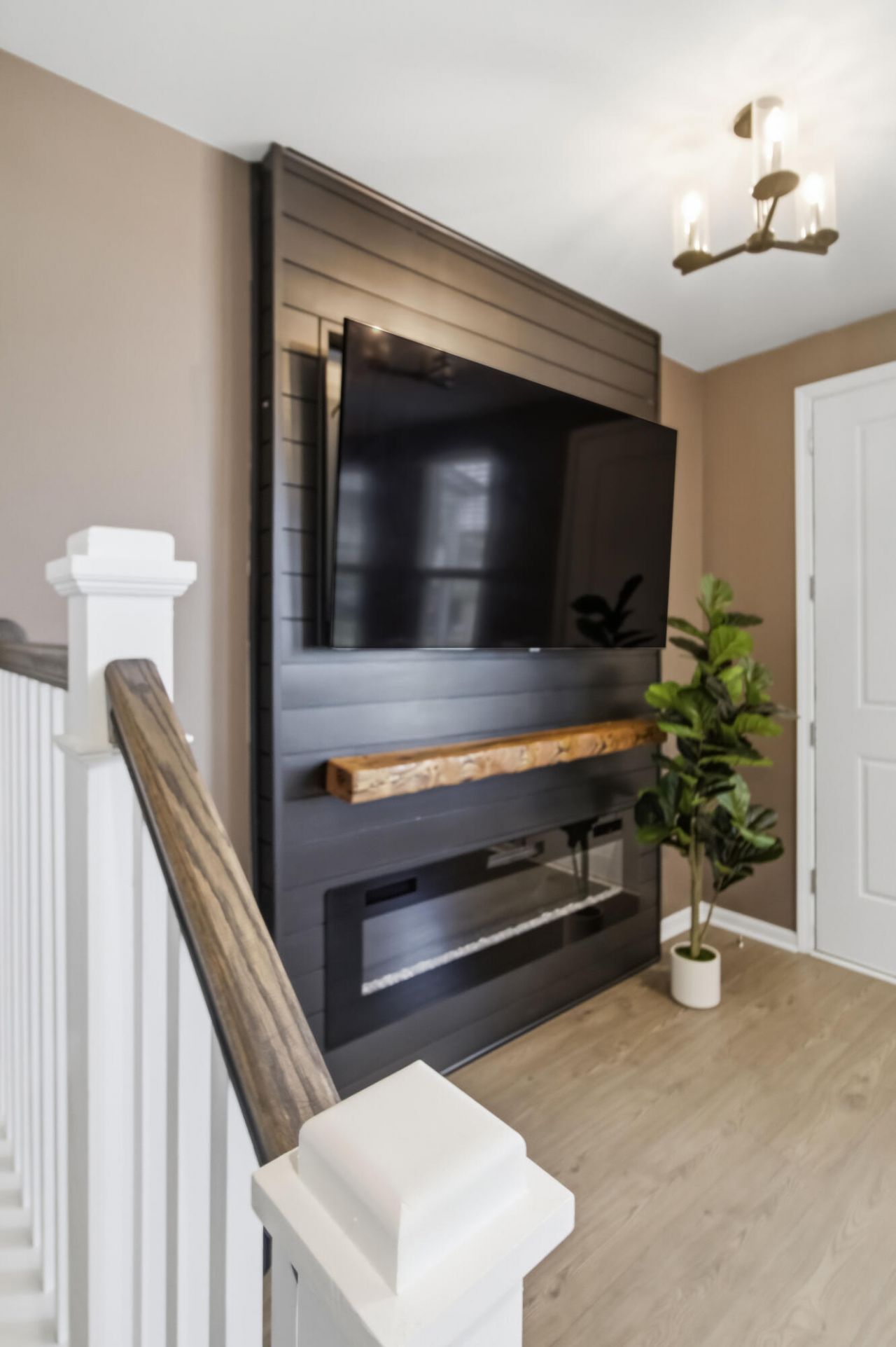 585 Blueway Avenue Photo 26