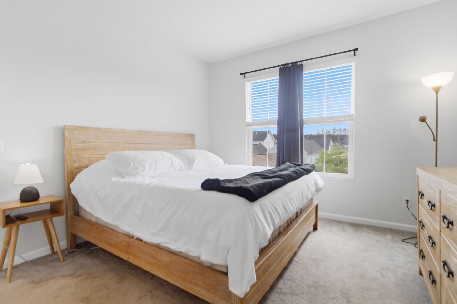 585 Blueway Avenue Photo 32