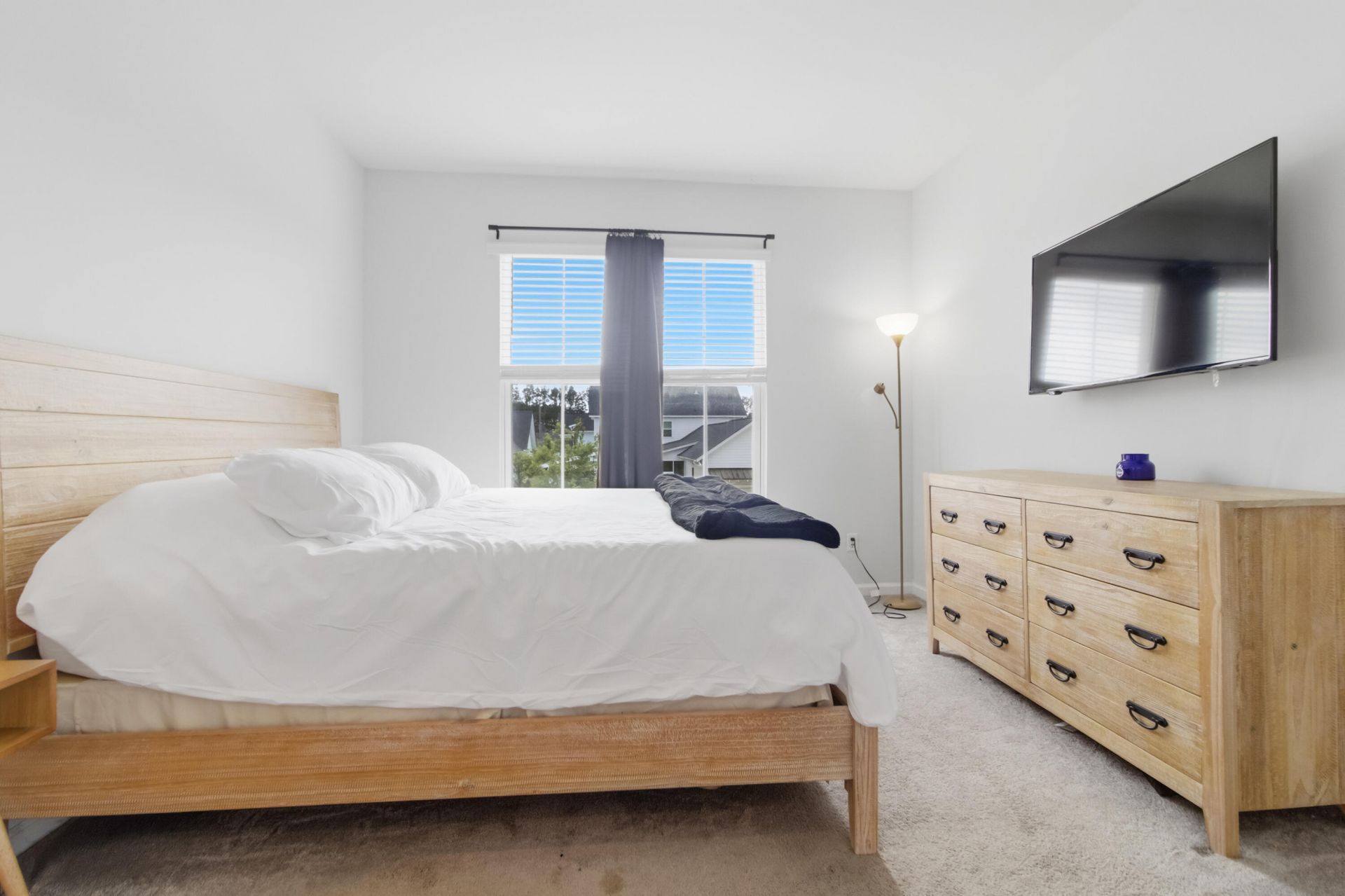 585 Blueway Avenue Photo 32