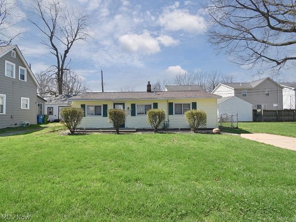 33850 Beachpark Drive , Eastlake, OH 44095