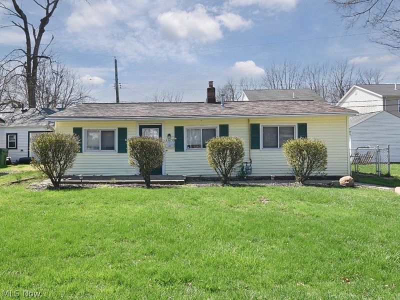 33850 Beachpark Drive, Eastlake, OH 44095 Photo 2