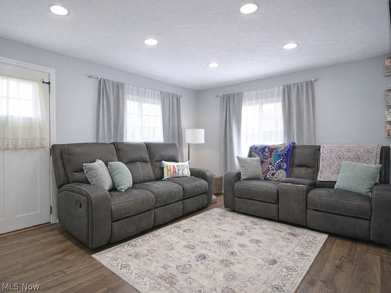 33850 Beachpark Drive, Eastlake, OH 44095 Photo 5