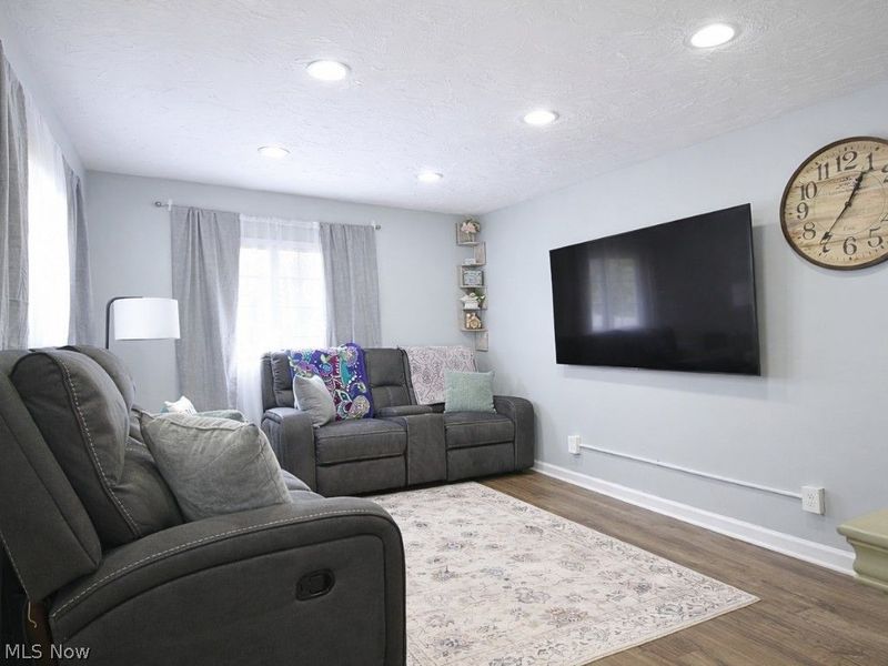 33850 Beachpark Drive, Eastlake, OH 44095 Photo 6