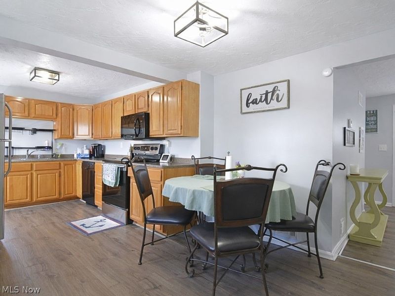 33850 Beachpark Drive, Eastlake, OH 44095 Photo 9