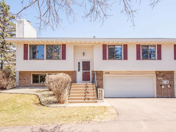 4228 Bridgewood Terrace, Vadnais Heights, MN 55127