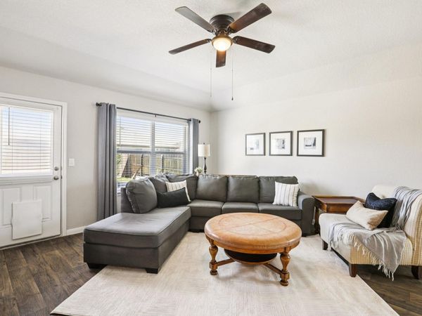 102 Harlan DR, Hutto, TX 78634