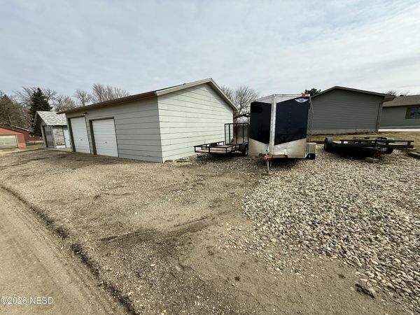 8TH STREET SW, Watertown, SD 57201