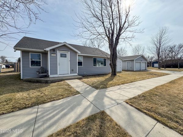 1406 3RD AVENUE NW, Watertown, SD 57201