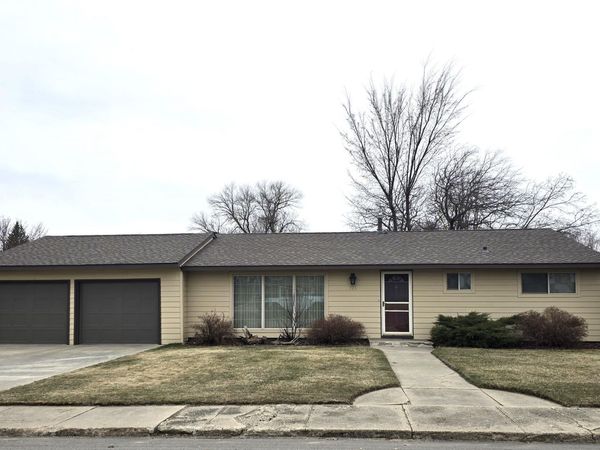 725 8TH STREET NE, Watertown, SD 57201