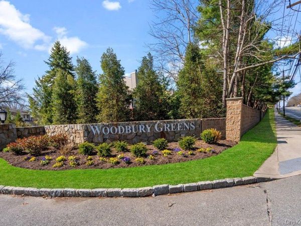 35 Chestnut Lane , Unit 71, Woodbury, NY 11797