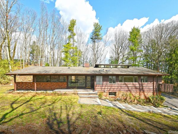 10 Ponderosa Drive , Melville, NY 11747