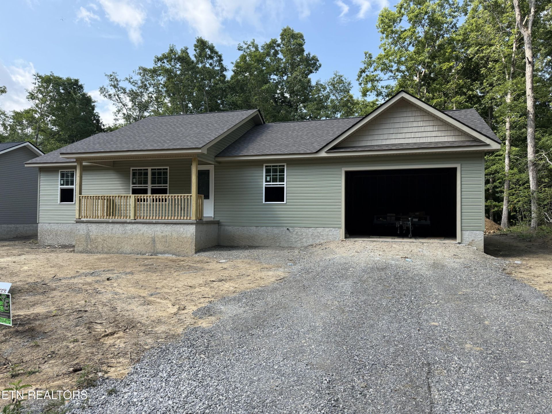 920 Kemah Lane, Crossville, TN 38572 Main Photo