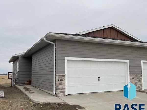 3415 S Heather Ave, Sioux Falls, SD 57106