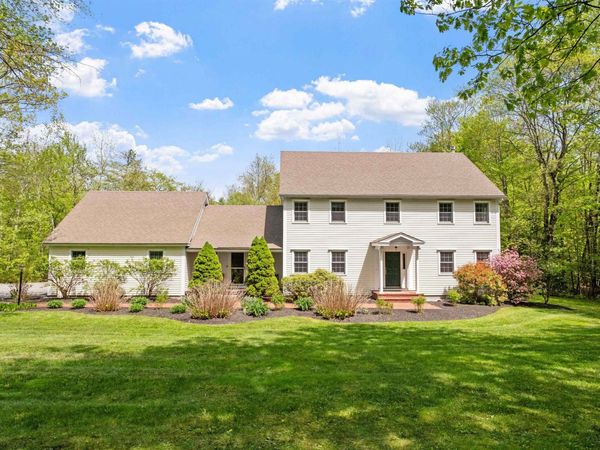 211 Hedgerose Lane, Hopkinton, NH 03229