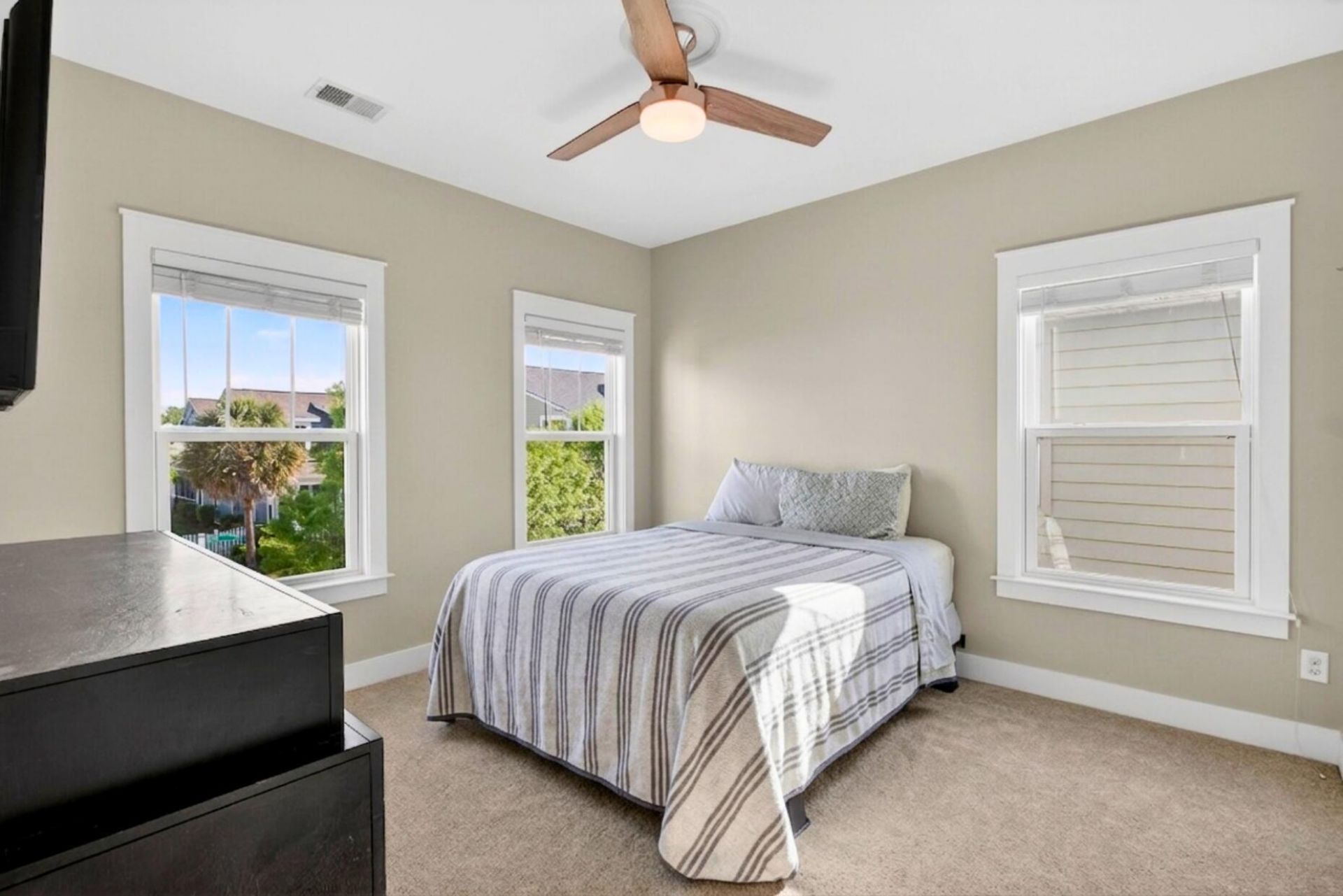 237 Ribbon Road Photo 34