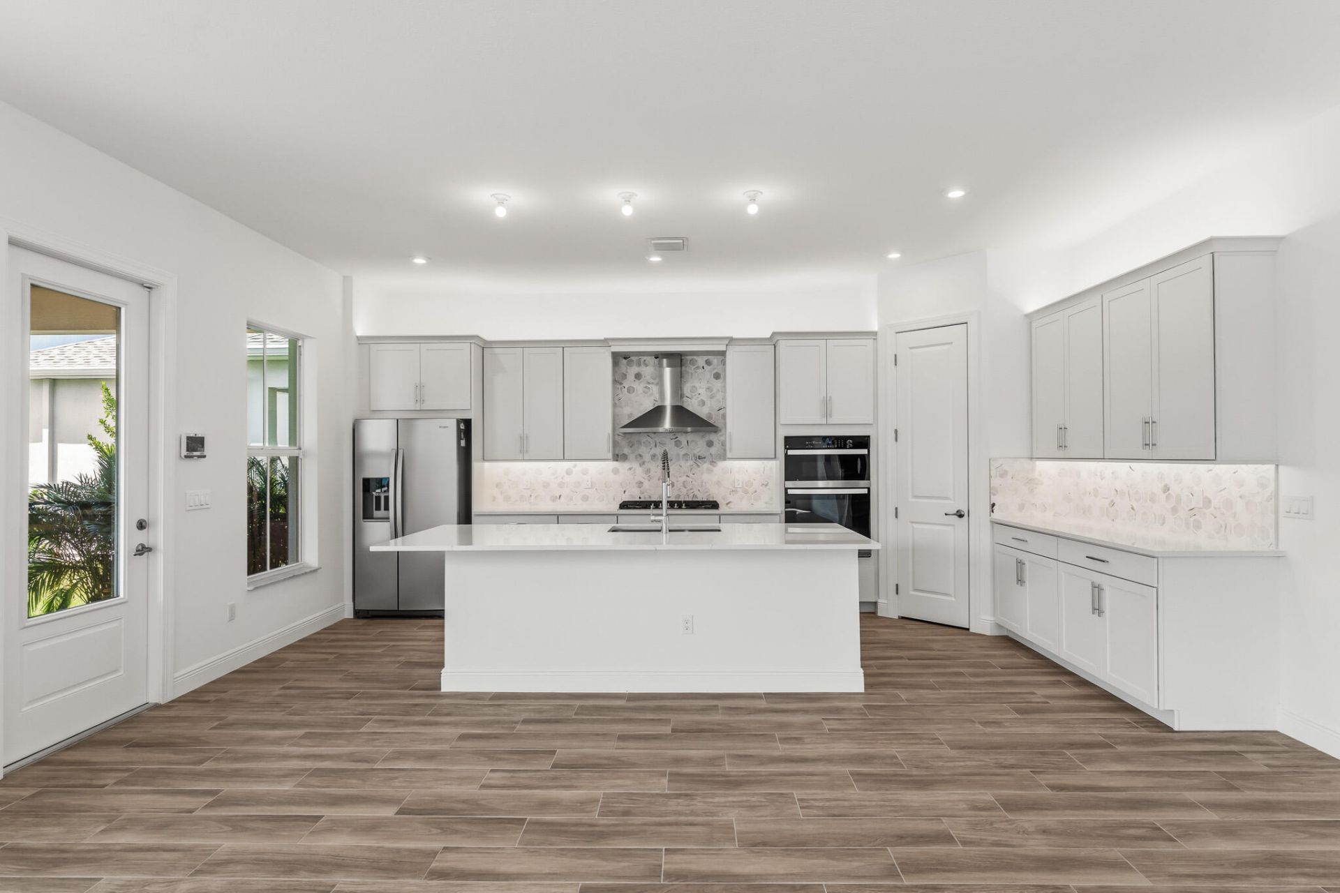 910 SW Newfield Avenue, Palm City, FL 34990 Photo