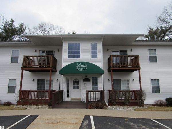 1011 Lincoln Street E, East Tawas, MI 48730