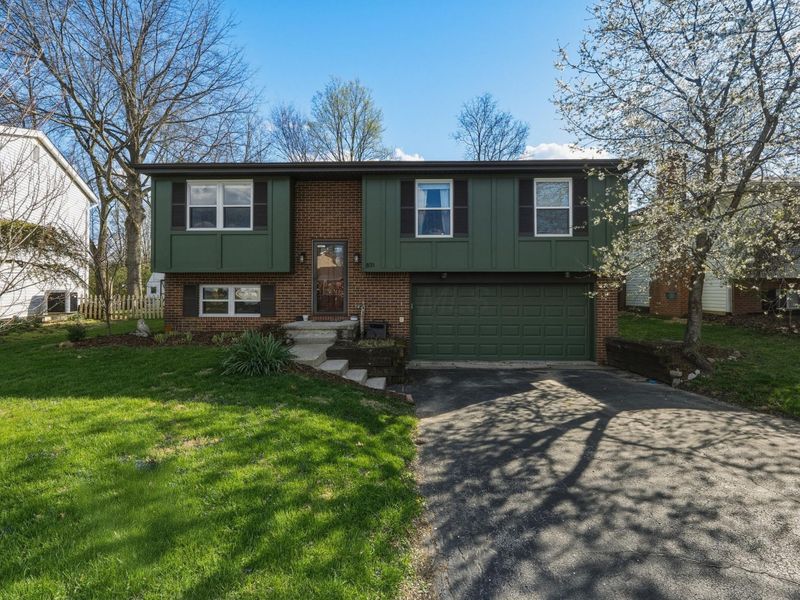 831 Lantern Drive, Marysville, OH 43040 Photo 2